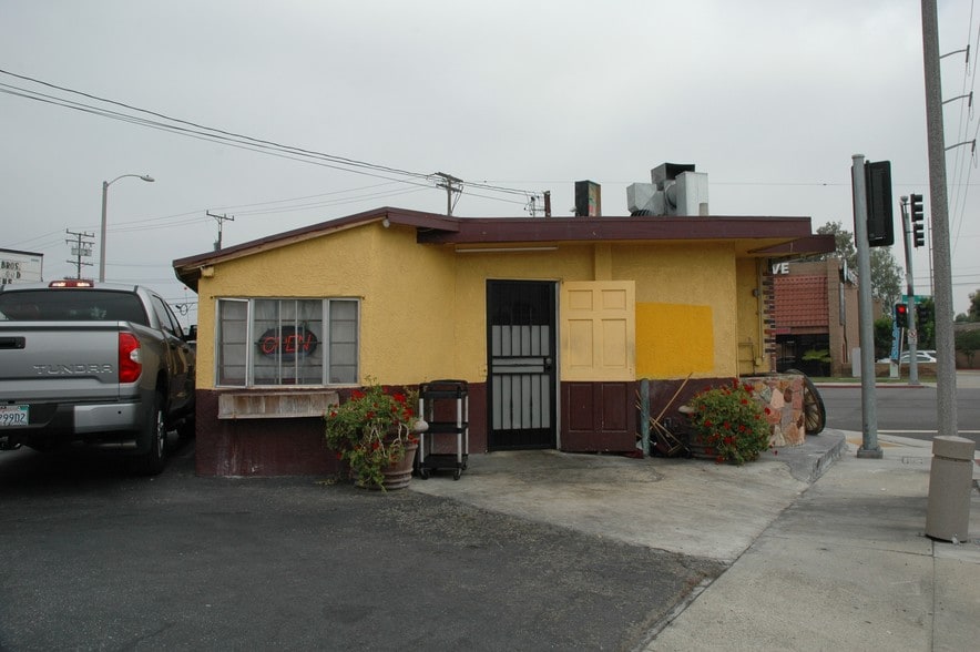 More Photos Of 4610-4612 Manhattan Beach Blvd, Lawndale Warehouse For Sale