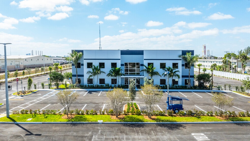 More Photos Of 1525 M.L.K. Jr. Blvd, Riviera Beach Truck Terminal For Lease