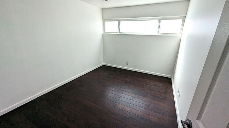 More Photos Of 14432-14434 Gilmore St, Van Nuys Medical For Sale