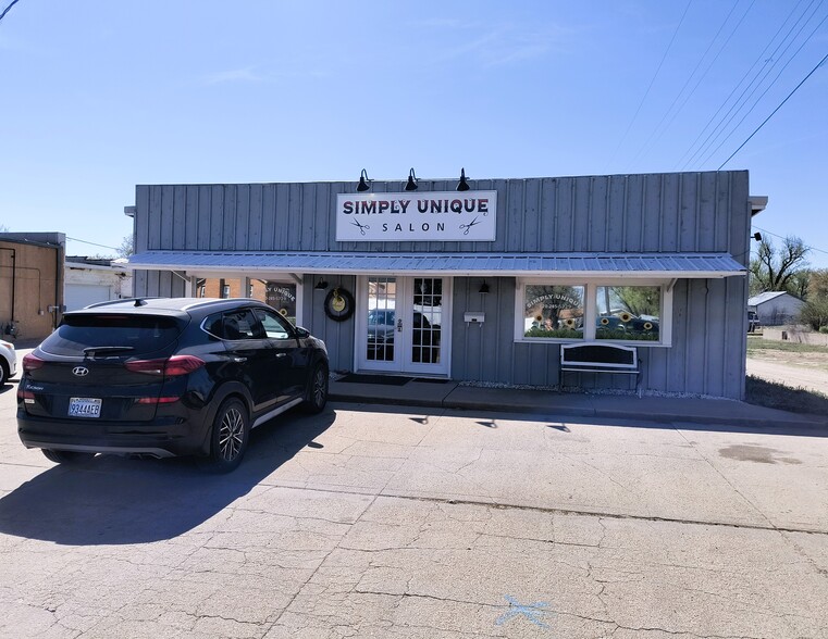 Primary Photo Of 111 W 12th St, Larned Freestanding For Sale