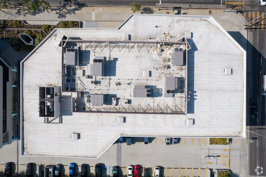 More Photos Of 6345 Balboa Blvd, Encino Unknown For Lease