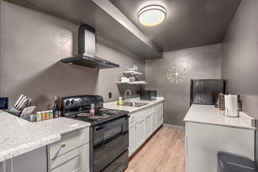 More Photos Of 219 E Coeur D Alene Lake Dr, Coeur d'Alene Apartments For Sale