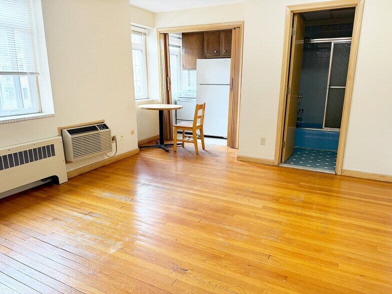 More Photos Of 21 Fruit St, Worcester Apartments For Sale