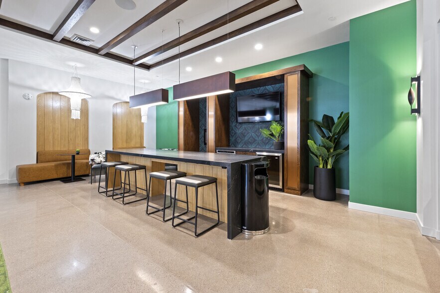More Photos Of 2040-2060 N Scottsdale Rd, Scottsdale Apartments For Lease