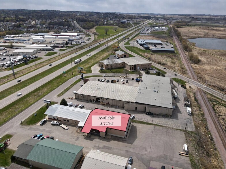 More Photos Of 2705 Highway 14 W, Rochester Warehouse For Lease