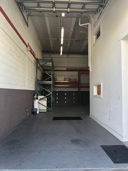 More Photos Of 10601-10677 NW 122nd St, Medley Warehouse For Lease
