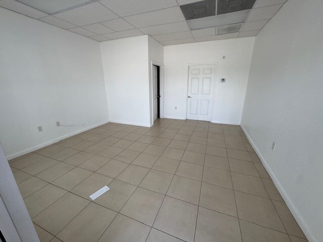 More Photos Of 2408-2412 N Dixie Hwy, Wilton Manors Warehouse For Lease