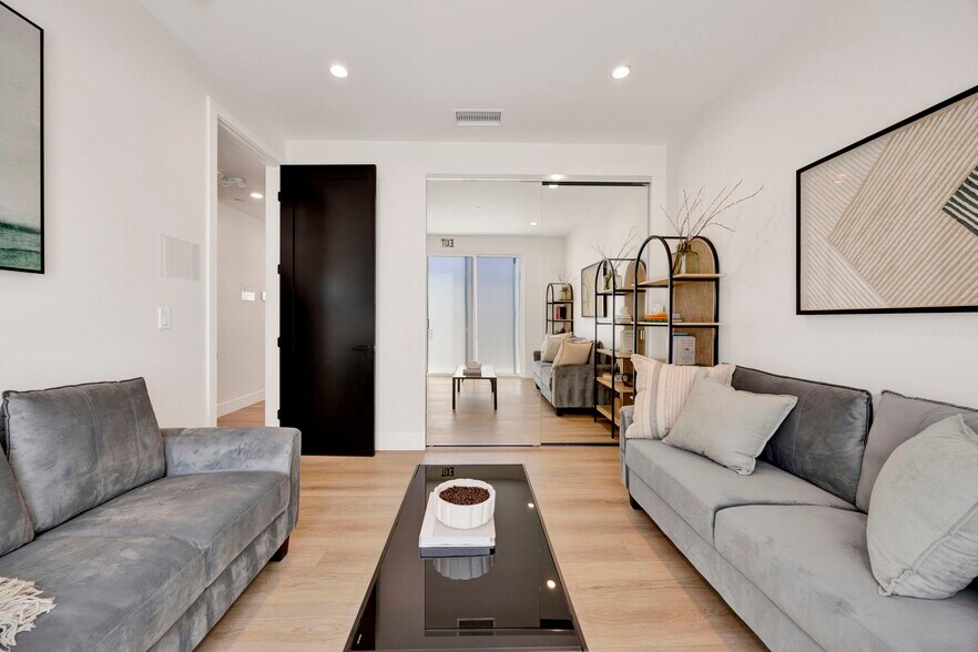 More Photos Of 7410 Denny Ave, Sun Valley Healthcare For Sale