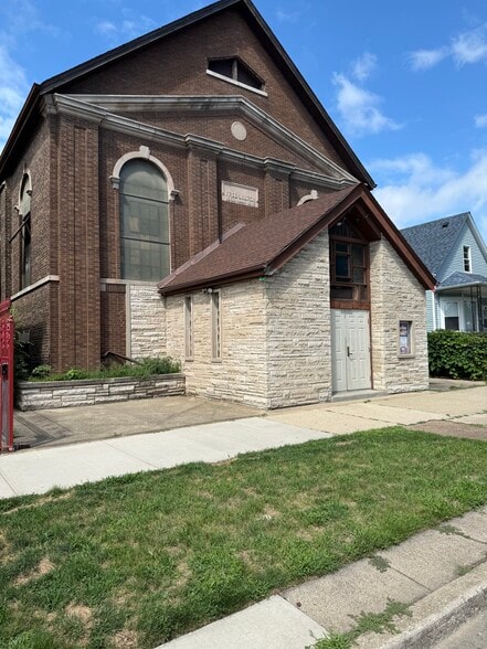 Primary Photo Of 10324 S Avenue J, Chicago Religious Facility For Sale