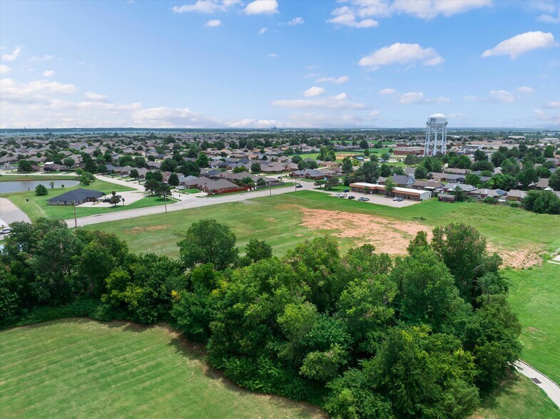 More Photos Of 301 S Yukon Pky, Yukon Land For Sale