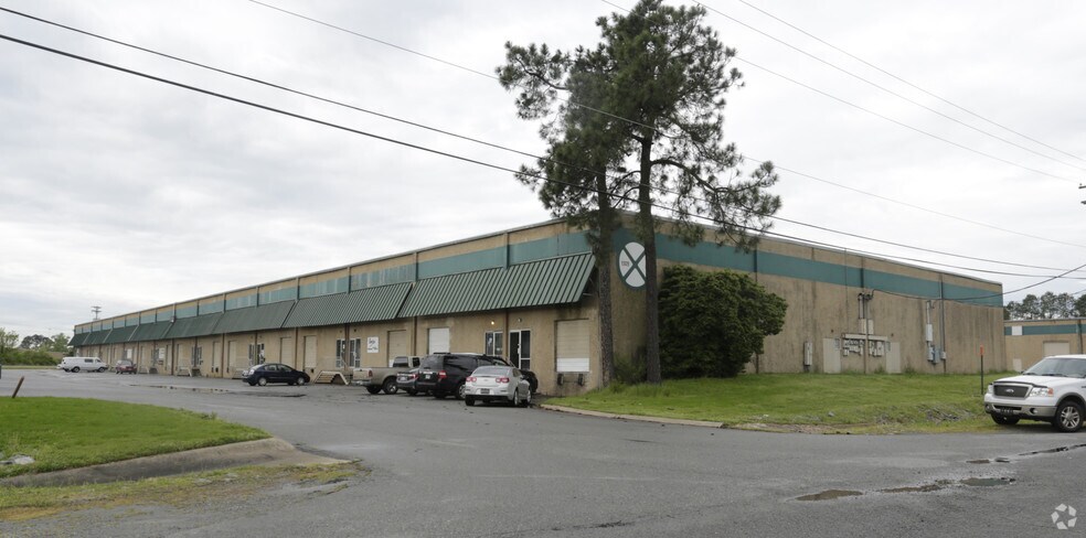 More Photos Of 1305 N Hills Blvd, North Little Rock Unknown For Lease