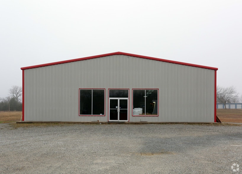 More Photos Of 1301 W Sam Rayburn Dr, Bonham Freestanding For Sale