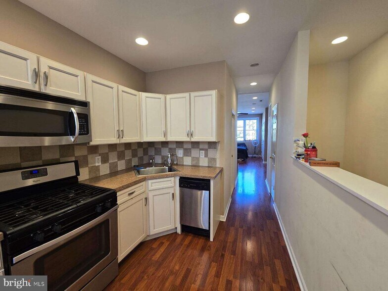 More Photos Of 2428 S Broad St, Philadelphia Apartments For Sale
