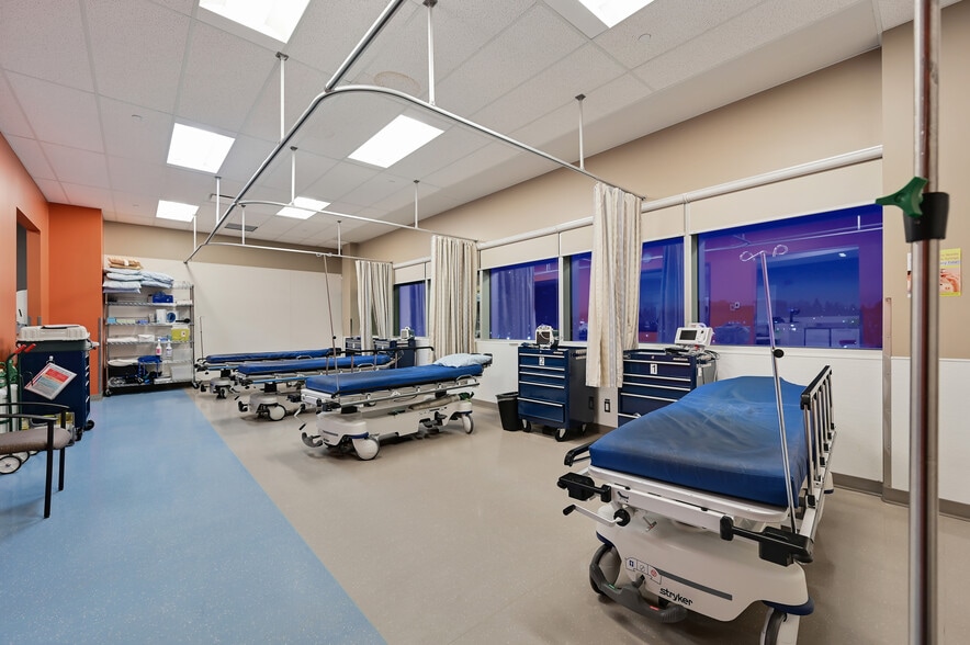 More Photos Of 5340 1st St SW, Calgary Medical For Lease