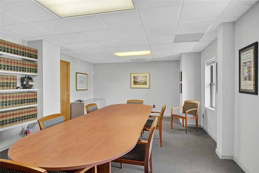 More Photos Of 29 E Beau St, Washington Medical For Sale