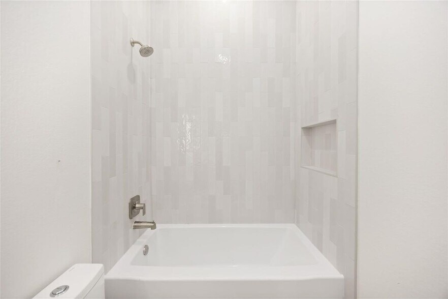 More Photos Of 422 E 41st St, Houston Multifamily For Sale