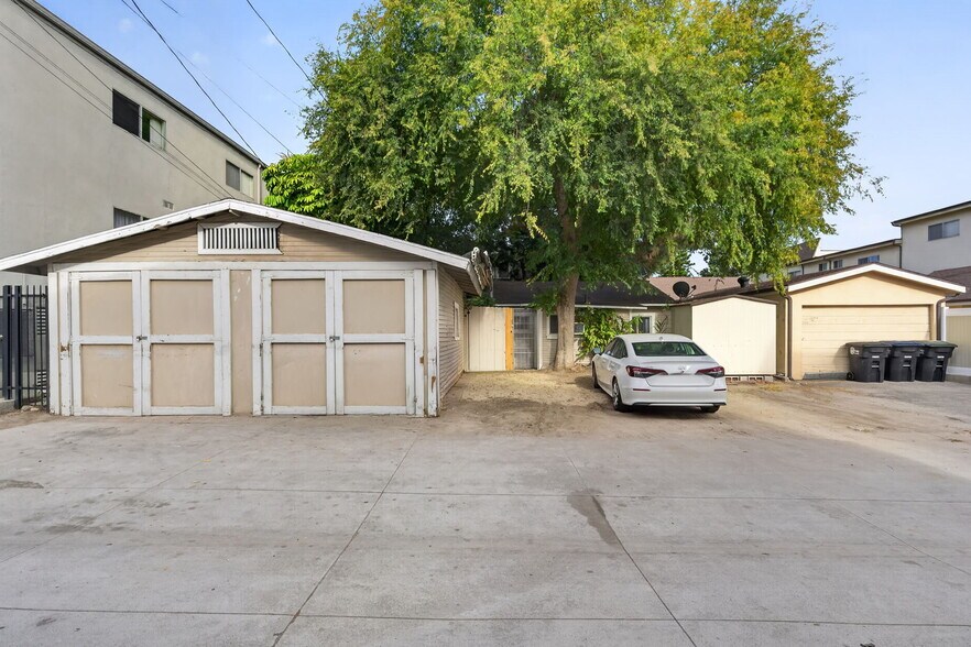 More Photos Of 119 S Adams St, Glendale Multifamily For Sale