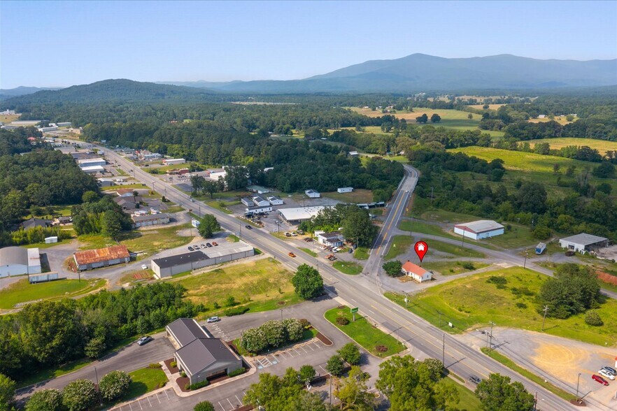 More Photos Of 806 N 3rd Ave, Chatsworth Office Residential For Sale