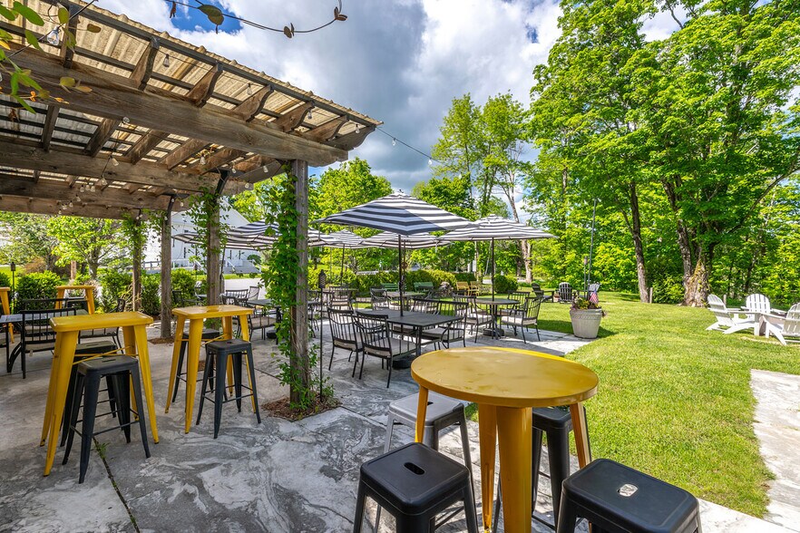 More Photos Of 305 Main St, Peru Restaurant For Sale