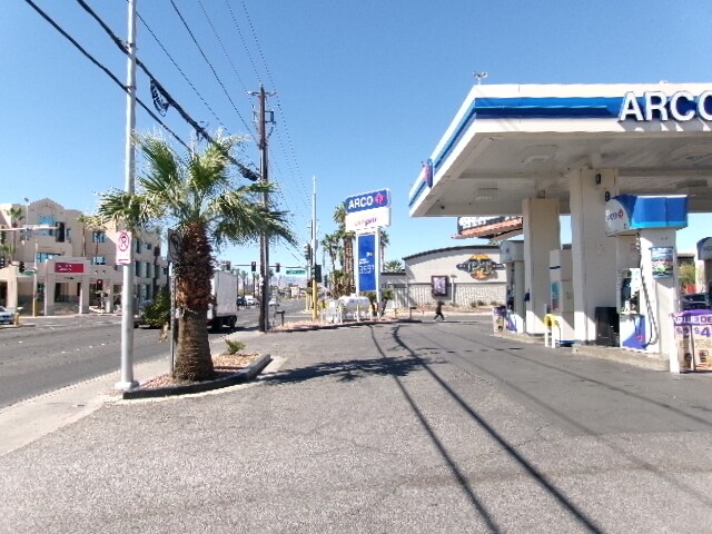 More Photos Of 4380 Spring Mountain Rd, Las Vegas Service Station For Sale