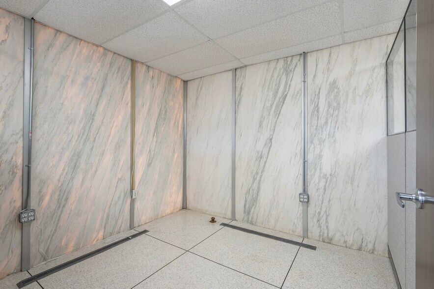 More Photos Of 4211 Video St, Dickinson Office For Sale