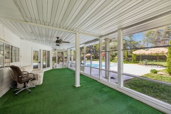 More Photos Of 728 S Spring St, Manchester Specialty For Sale