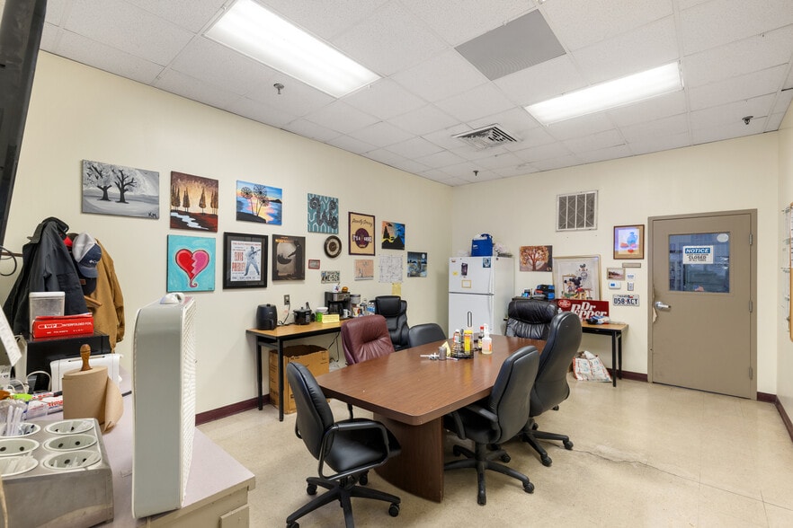 More Photos Of 5305 Midway Rd, Haltom City Distribution For Lease