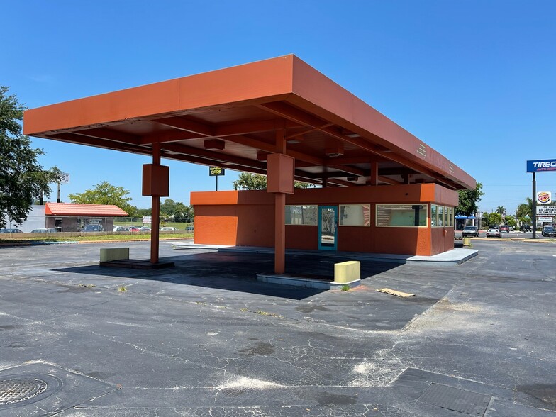 Primary Photo Of 4102 S Cleveland Ave, Fort Myers Auto Dealership For Sale