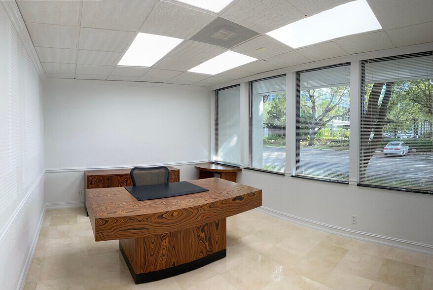 More Photos Of 2295 NW Corporate Blvd, Boca Raton Office Residential For Lease