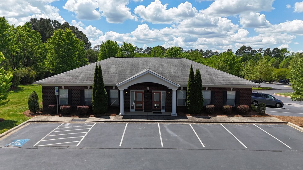 Primary Photo Of 3095 Senna Dr, Matthews Medical For Lease