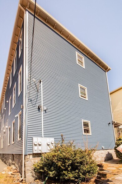 More Photos Of 56 Cohasset St, Worcester Multifamily For Sale