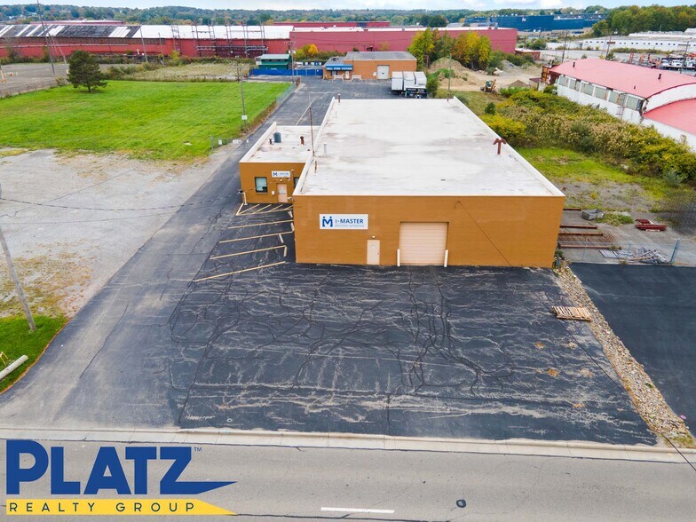 More Photos Of 330 N Meridian Rd, Youngstown Warehouse For Lease