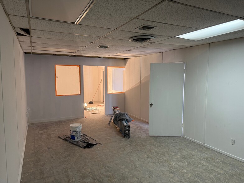 More Photos Of 6917-6919 Lankershim Blvd, North Hollywood Convenience Store For Lease