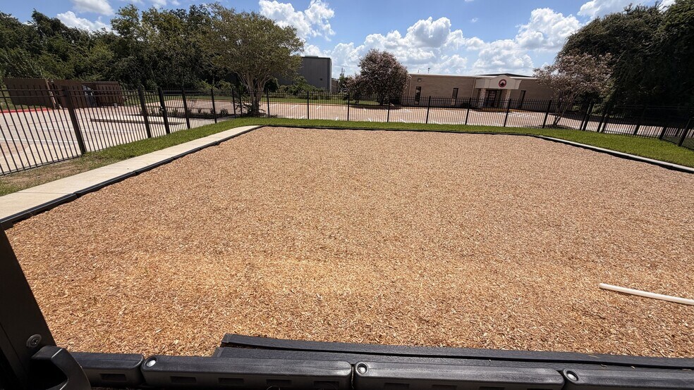 More Photos Of 6910 N Eldridge Pky, Houston Freestanding For Sale