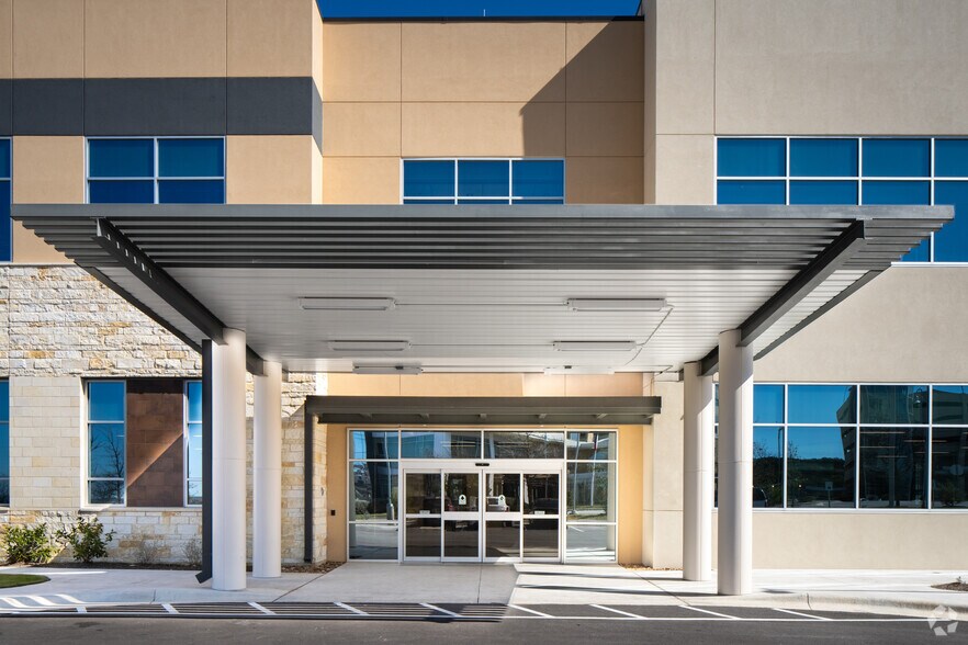 More Photos Of 101 Medical Pky, Lakeway Medical For Lease