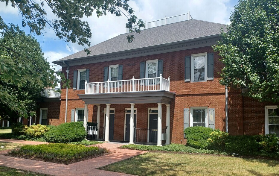 Primary Photo Of 5046 Thoroughbred Ln, Brentwood Loft Creative Space For Lease