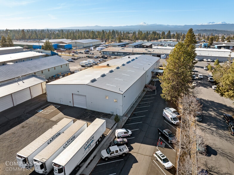 More Photos Of 110 SE 9th St, Bend Manufacturing For Lease