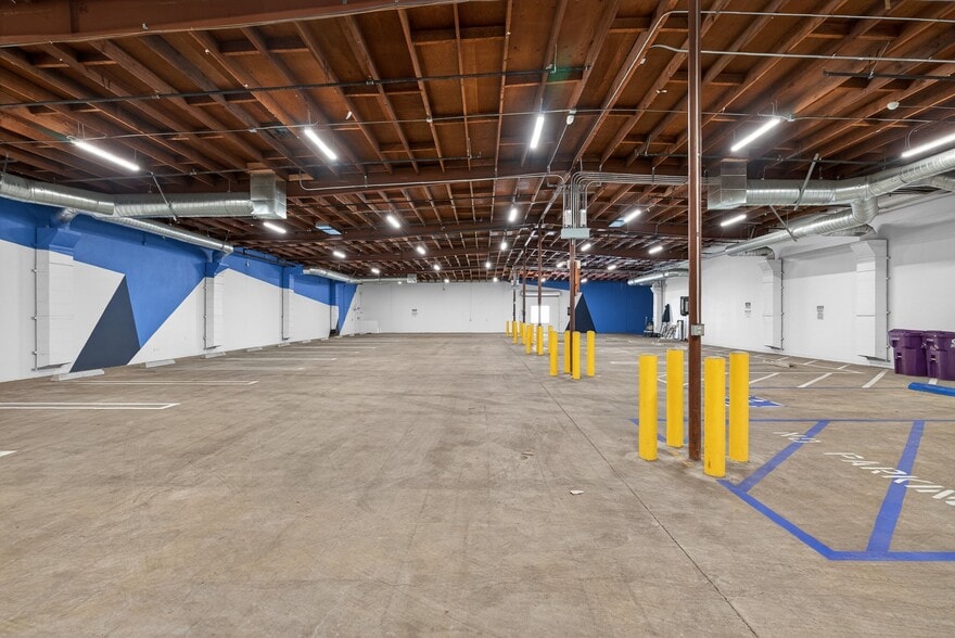 More Photos Of 1322-1326 Obispo Ave, Long Beach Warehouse For Lease