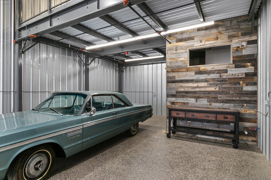 More Photos Of 5380 Ronald Reagan Blvd, Johnstown Flex For Sale