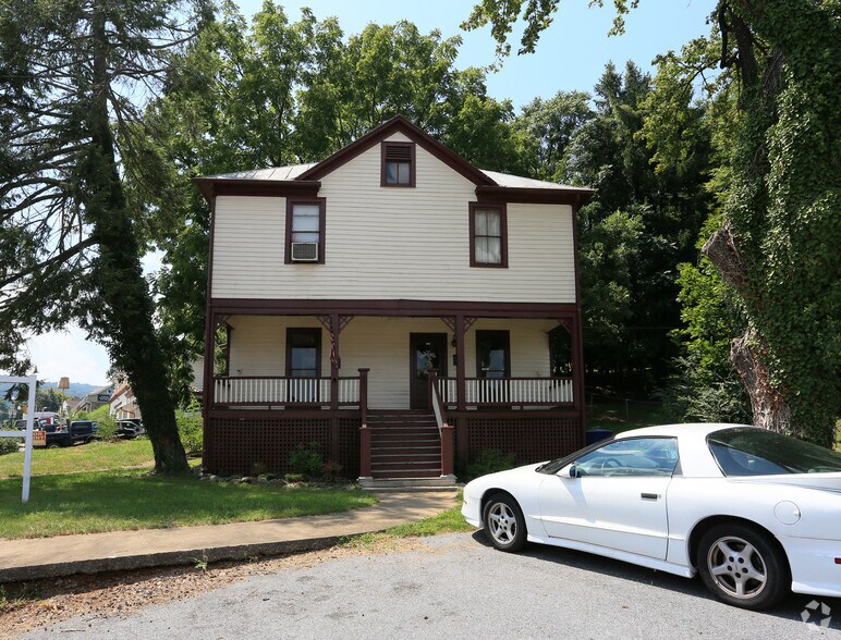 More Photos Of 321 S Royal Ave, Front Royal Coworking Space