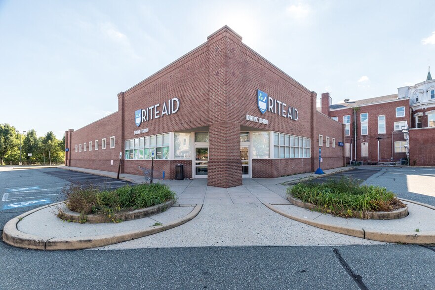 Primary Photo Of 340 E High St, Pottstown Drugstore For Lease