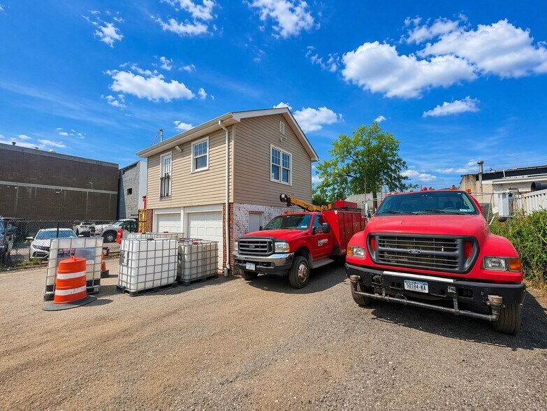 More Photos Of 94 Plain Ave, New Rochelle Land For Lease