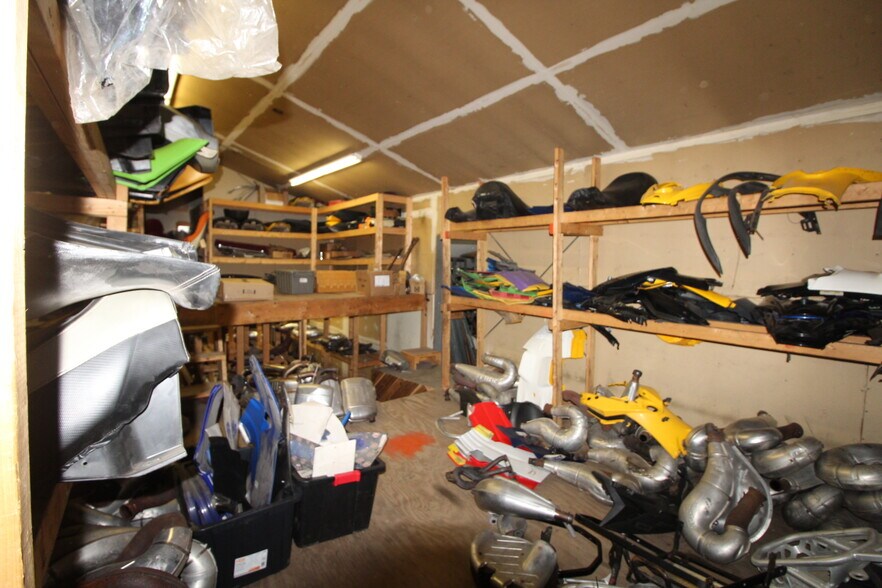 More Photos Of 585 S Main St, Central Square Auto Dealership For Sale