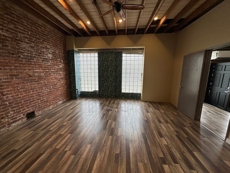 More Photos Of 1827 Hope St, Los Angeles Warehouse For Lease