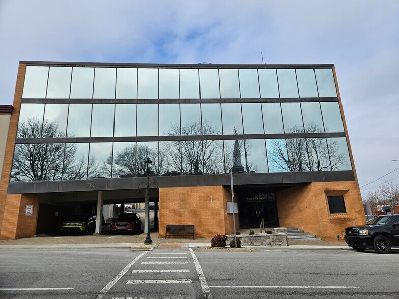 More Photos Of 113 W Public Sq, Glasgow Office For Sale