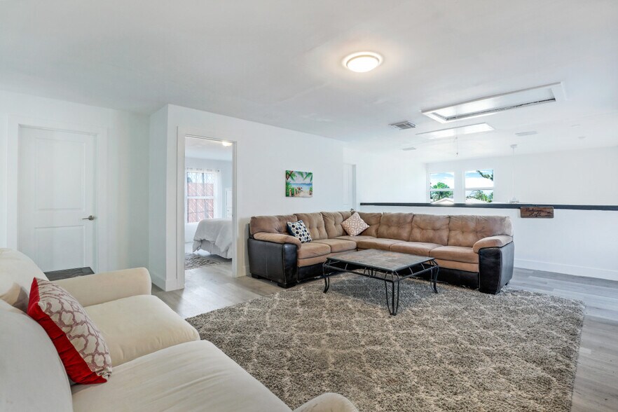 More Photos Of 778 100th Ave N, Naples Specialty For Sale