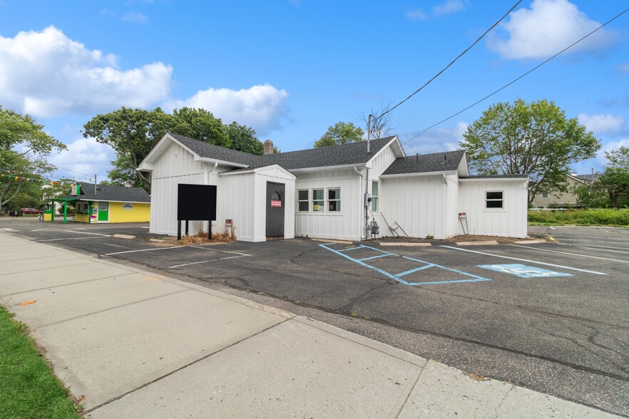 Primary Photo Of 469 Main St, West Sayville Restaurant For Sale