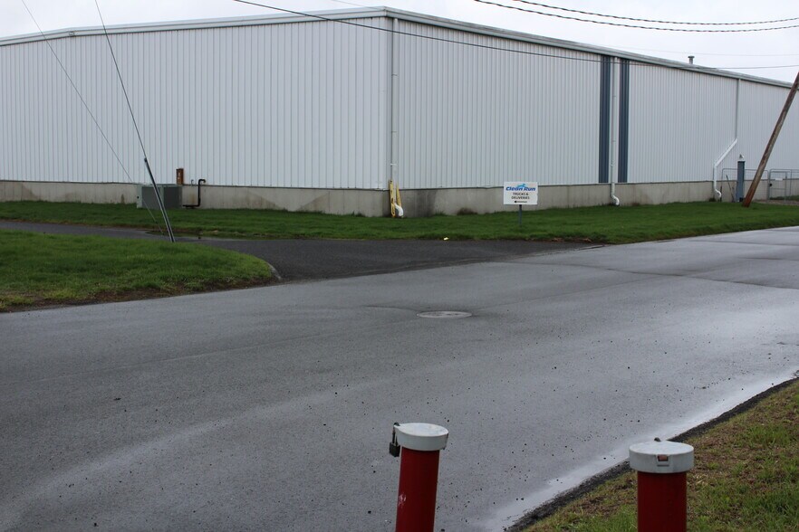 More Photos Of 17 Industrial Dr, South Hadley Warehouse For Sale
