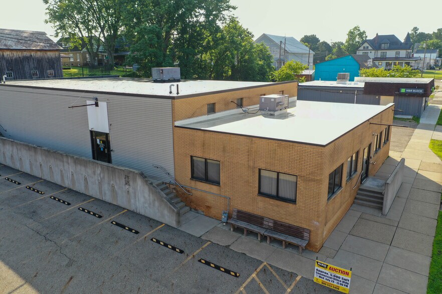 More Photos Of 95 E Main St, Carrollton Office For Sale