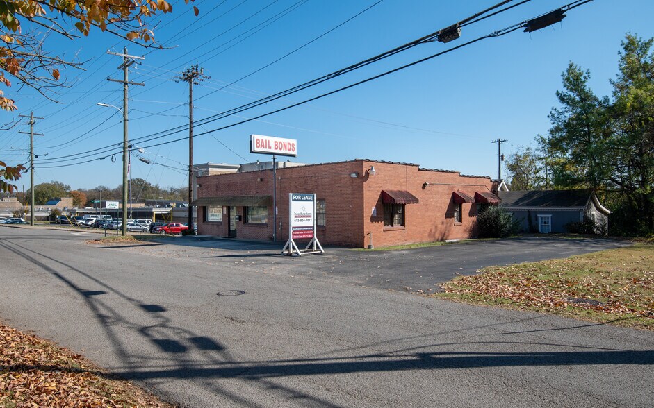 More Photos Of 175 W Smith St, Gallatin Office Residential For Lease